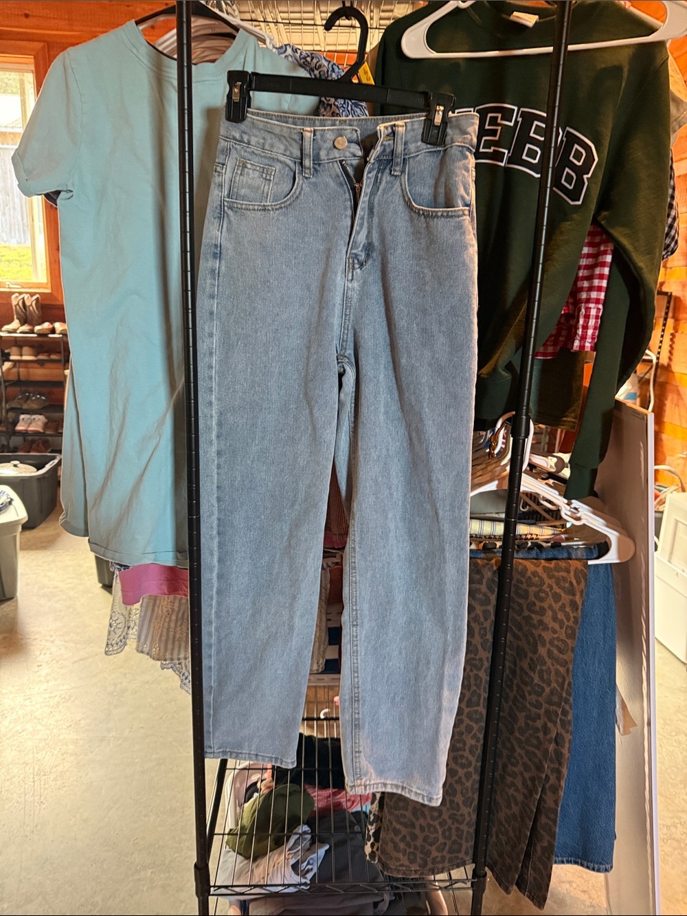 Boyfriend Jeans in Light Grey Wash - Women